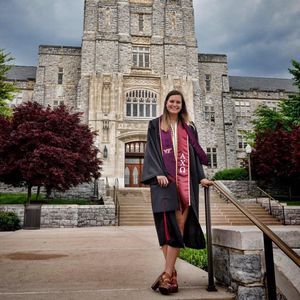 Meet your Posher, Emily